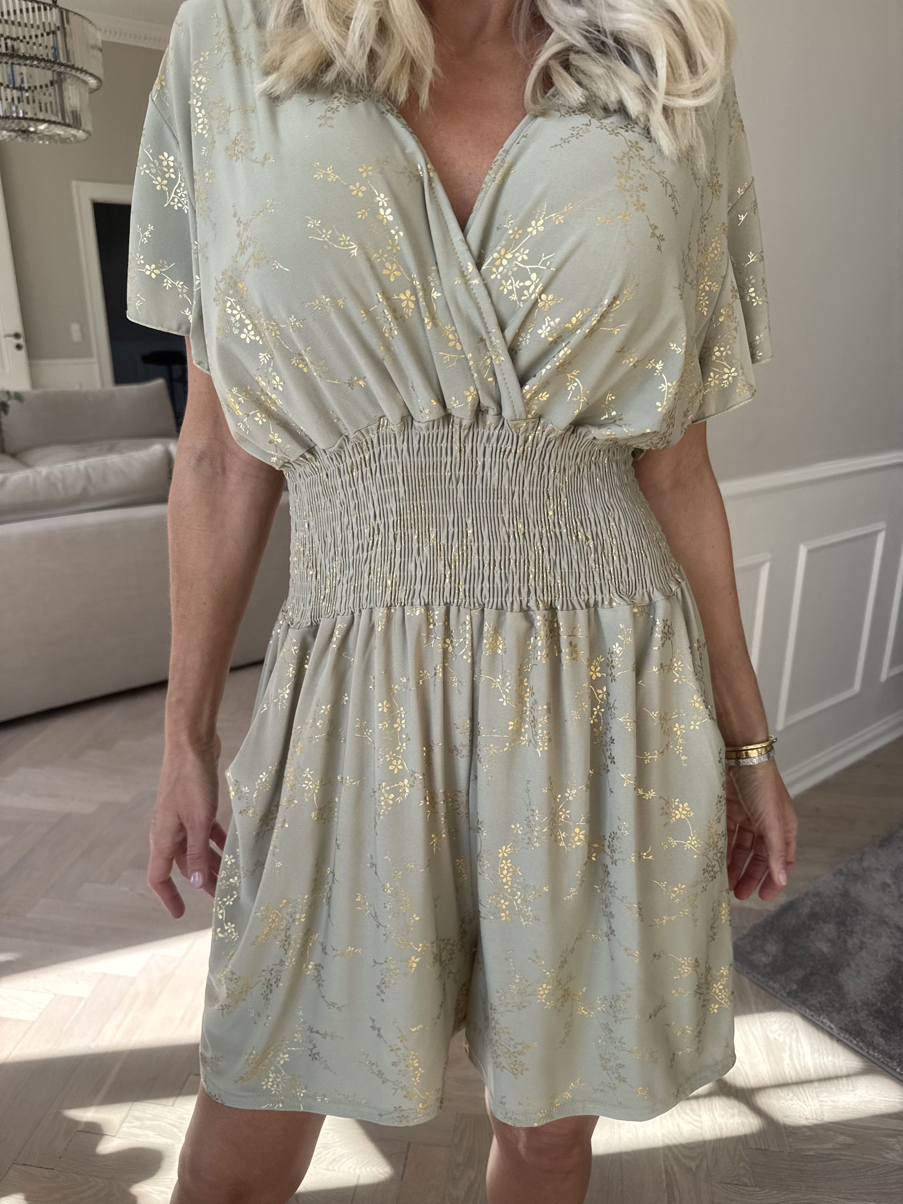 Pams Gold Playsuit - Jumpsuit med resår och guldtryck